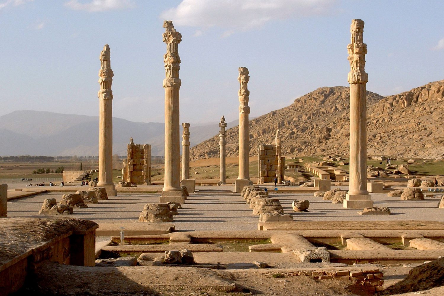 travelartin.com-2-500-years-old-ruins-of-persepolis-in-iran-UNESCO SITES